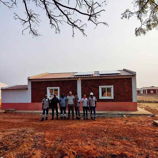 42 Set Sistem Tenaga Surya 3,5Kva di Angola